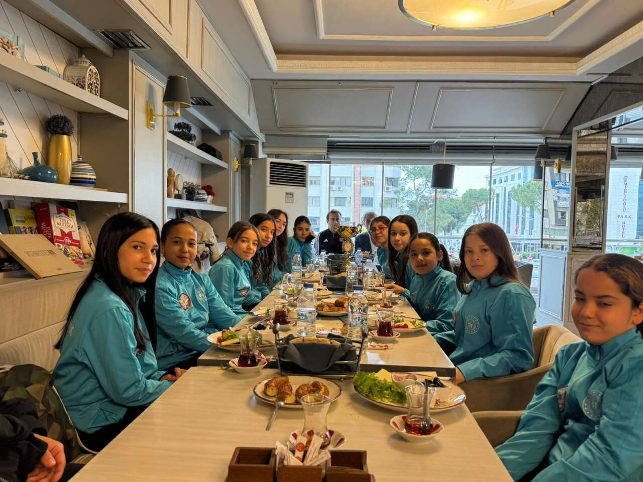 Muğla Kadın Hokey Takımı Yarı Finaller Öncesi Moral Depoladı 3